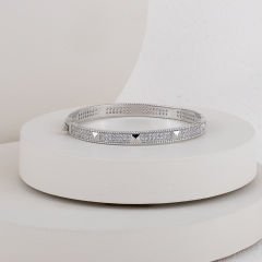 İthal Zirkon Taşlı Kelepçe 17 cm
