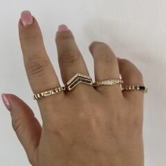 Özel Seri Zirkon Taşlı Köşeli Yüzük (ayarlı)