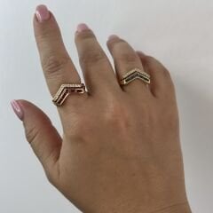 Özel Seri Zirkon Taşlı Köşeli Yüzük (ayarlı)