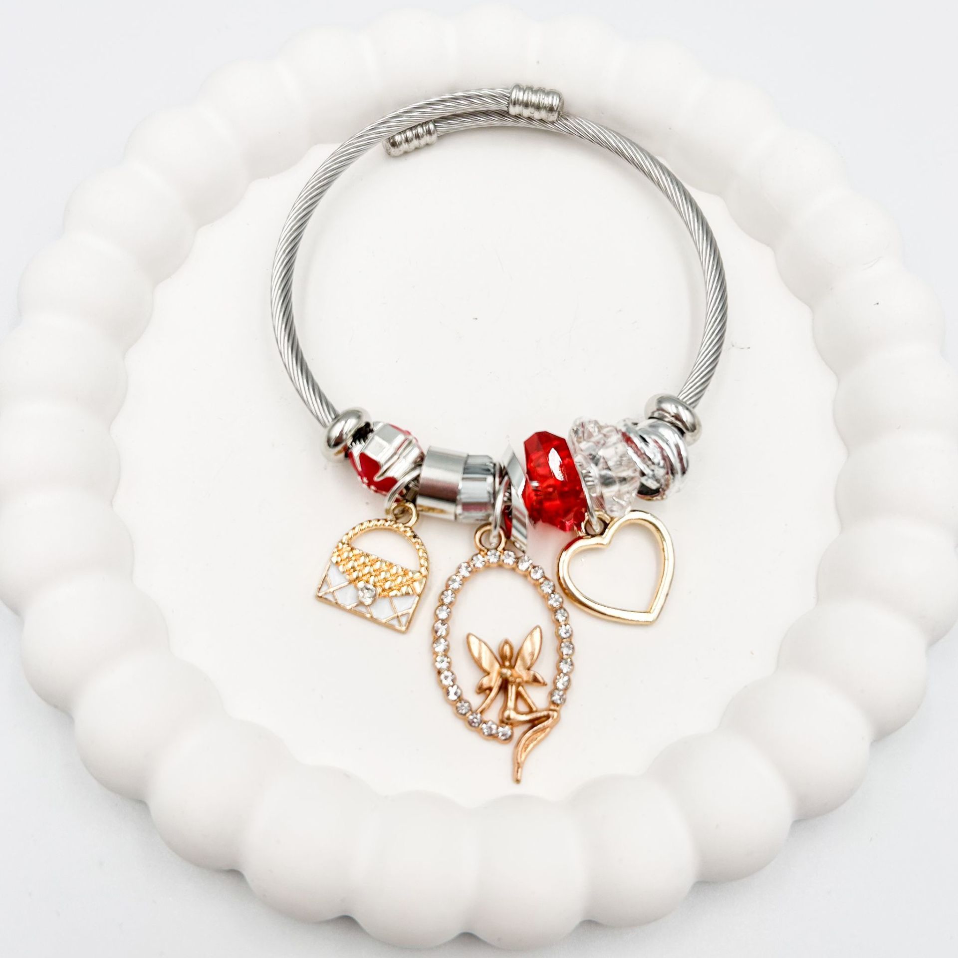 Çelik Kırmızı Kalp Charmlı Bileklik