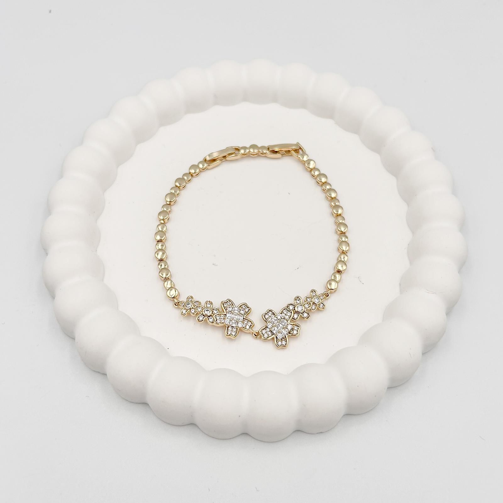 Özel Seri Zirkon Taşlı Çiçekli Bileklik 19cm