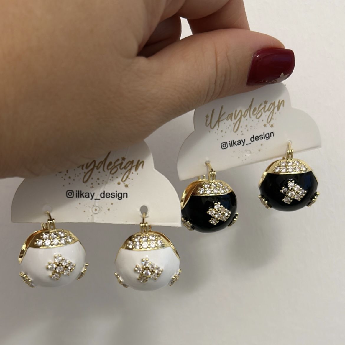 Özel Seri Taşlı Mineli Top Küpe 2cm