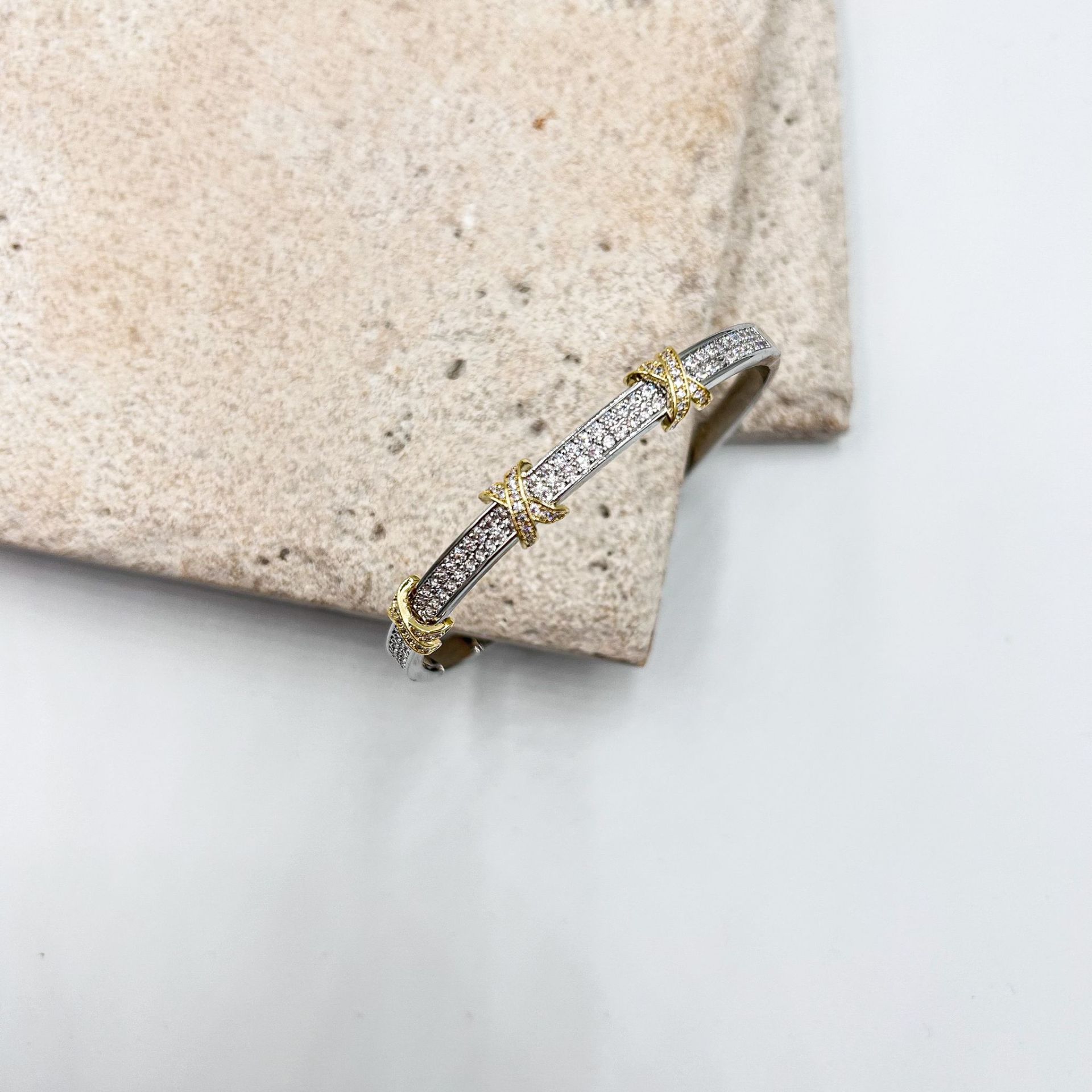 İthal Zirkon Taşlı Xoxo Kelepçe 17 cm