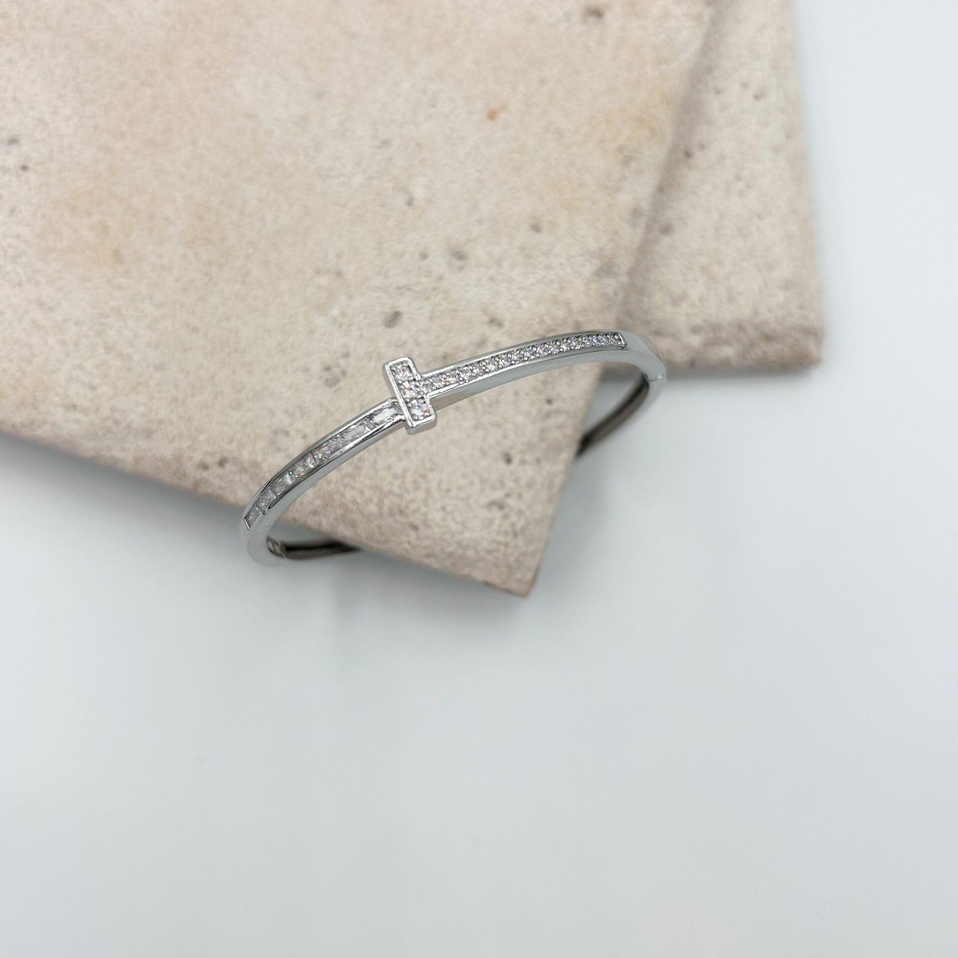 İthal Zirkon Taşlı T Kelepçe 17 cm