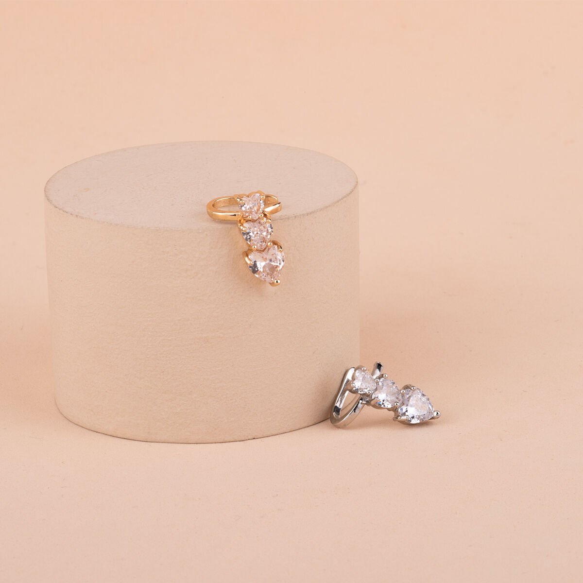 Özel Seri ZirkonTaşlı Kapli Kıkırdak Küpe