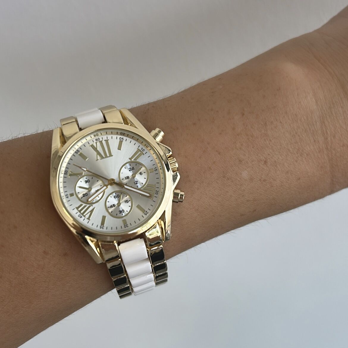 Beyaz Gold Detaylı Saat