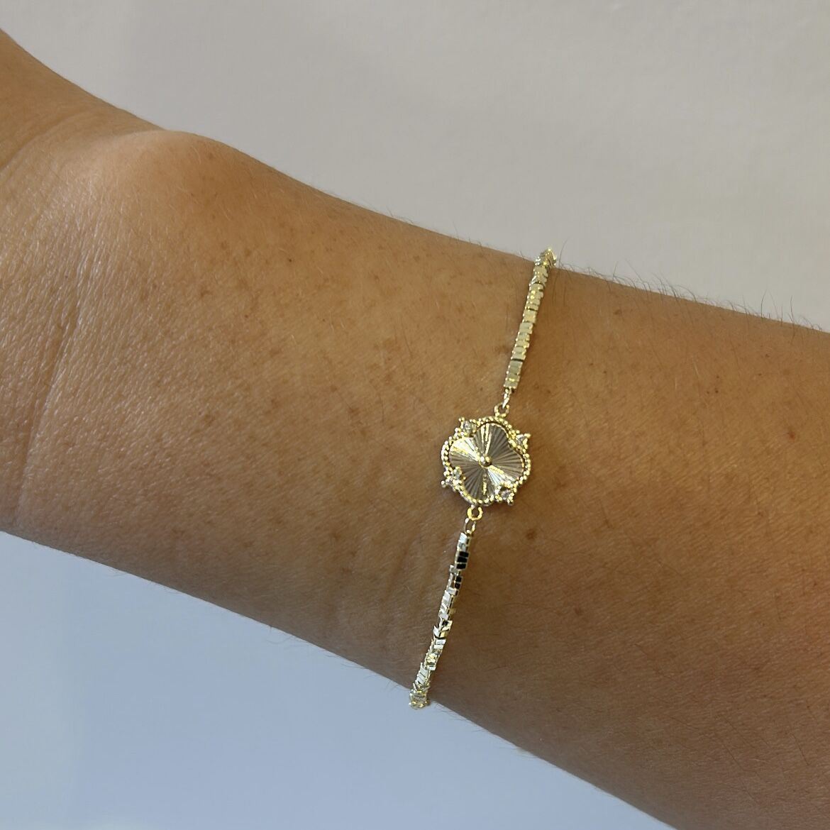 Özel Seri Yoncalı Küp Bileklik 21 cm