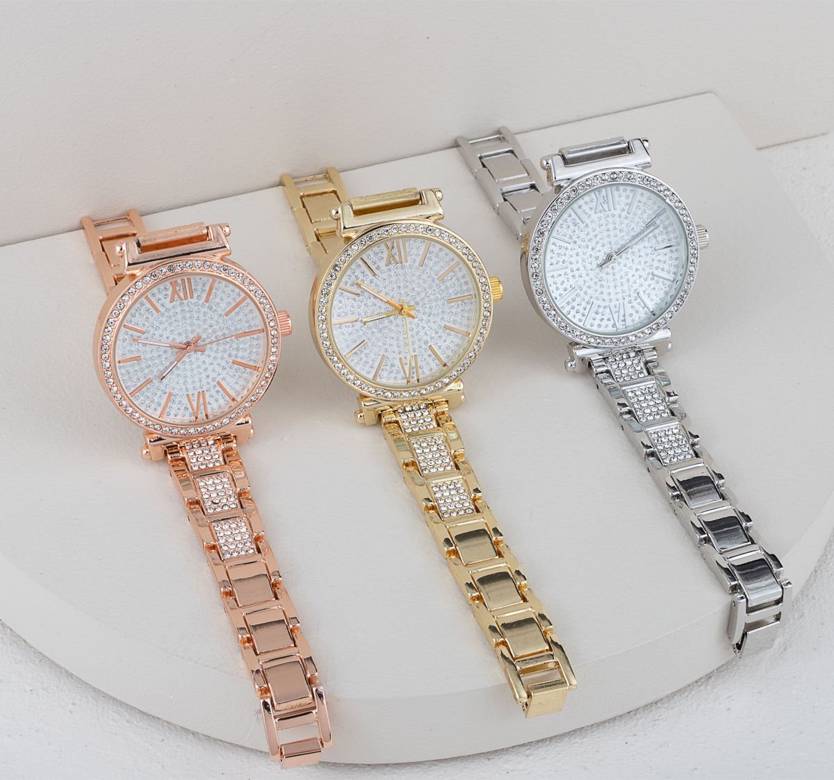 İçi Dışı Zirkon Taşlı Saat