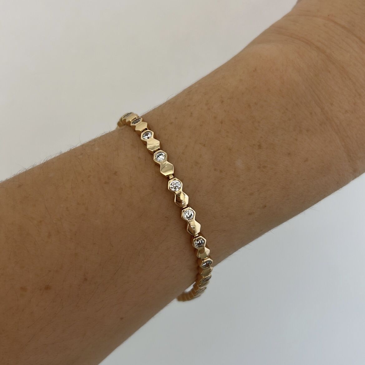 Vip Seri Taşlı Petek Bileklik 19 cm