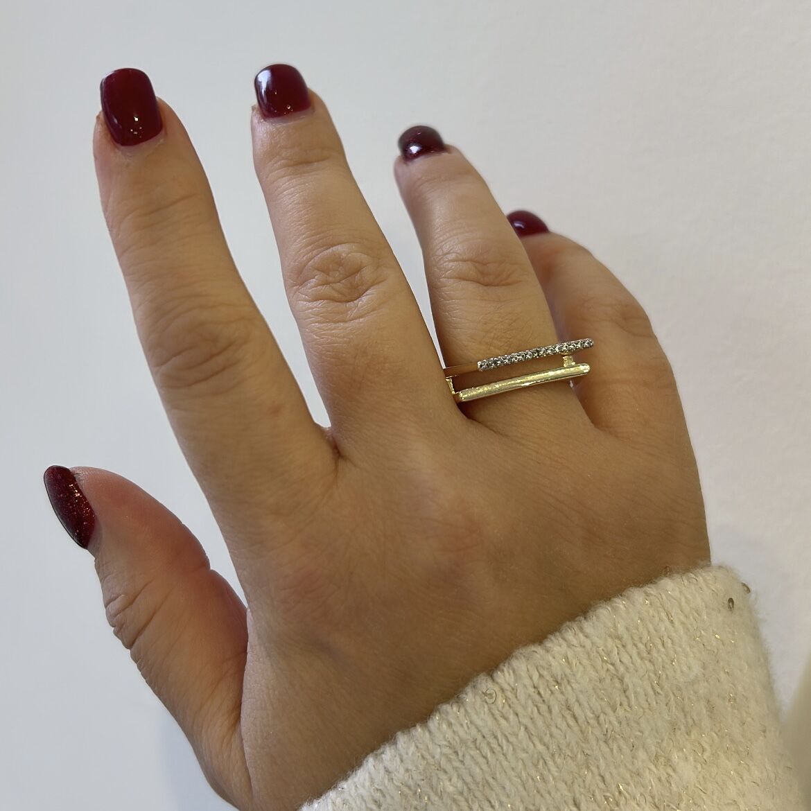 Özel Seri Zirkon Taşlı Köşeli Yüzük(ayarlı)