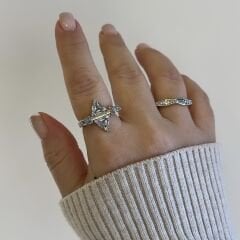 Özel Seri üçgen Zirkon Taşlı Yüzük Ayarlı