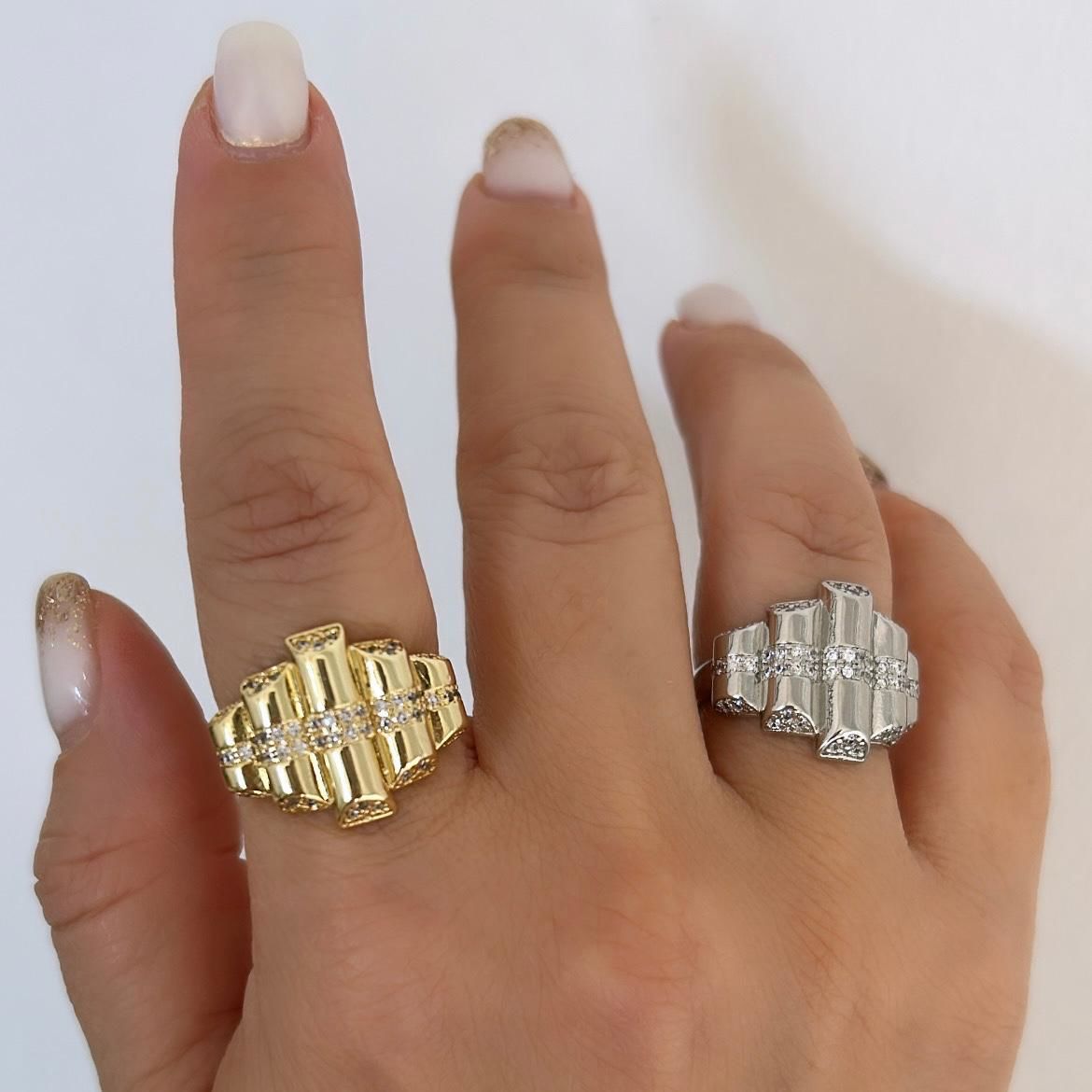 Özel Seri Zirkon Taşlı Piramit Yüzük (AYARLI)