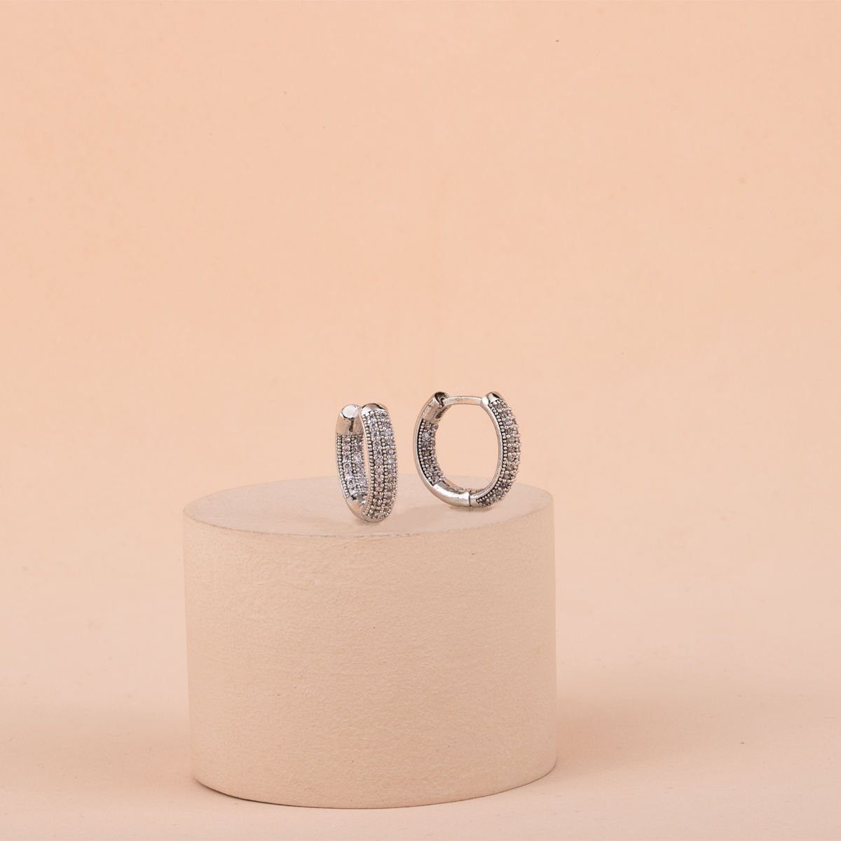 Özel Seri İçi Dışı Taşlı Halka Küpe 1,2cm