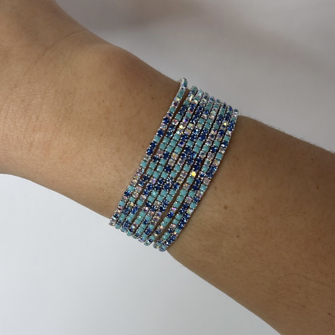 Özel Seri Mavi Zirkon Taşlı Lastikli Bileklik  Adet