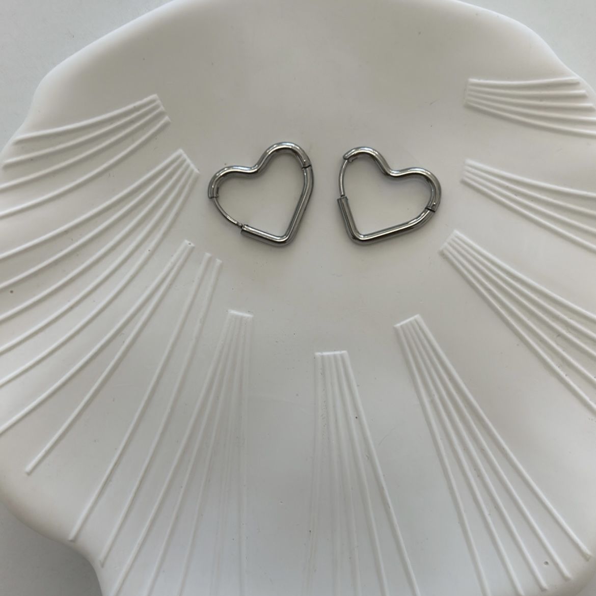 Çelik Kalpli Küpe 1,5cm