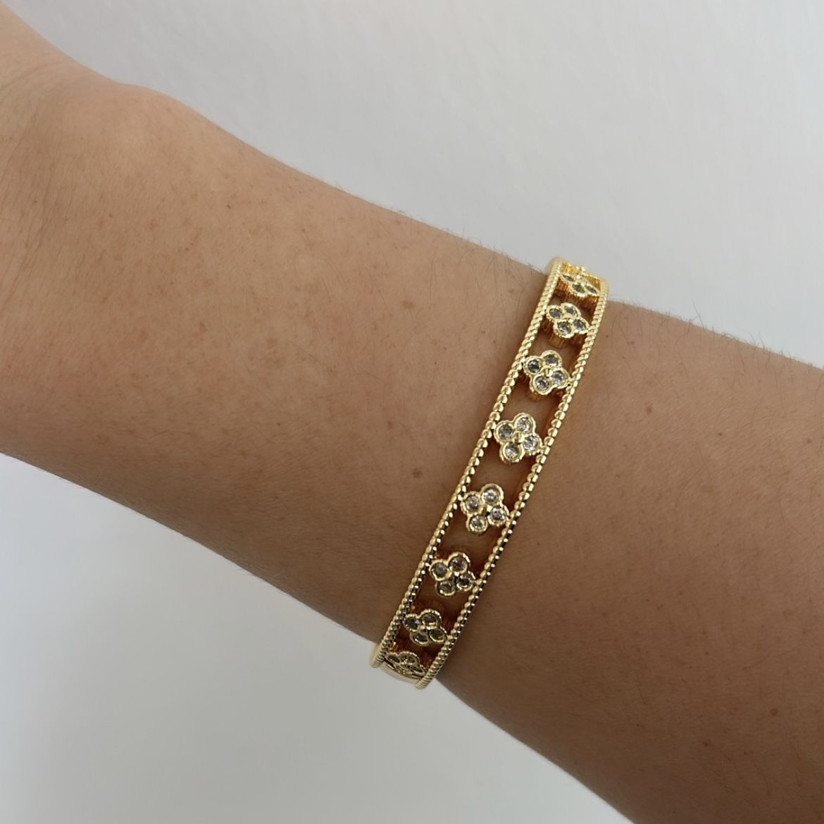 Özel seri Zirkon Taşlı Yonca Kelepçe 17cm