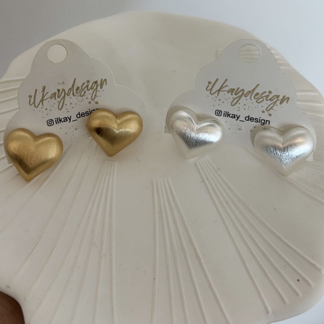 Özel Seri Mat Kalpli Küpe