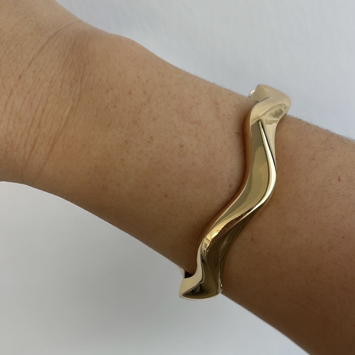 Özel Seri Dalgalı Kelepçe Bileklik Gold