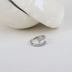 Özel Seri Zirkon Taşlı Çivi Yüzük (AYARLI)