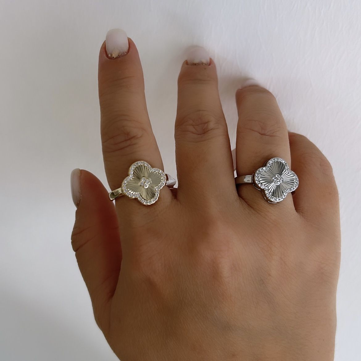 Özel Seri Taşlı Yonca Yüzük