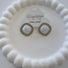 Özel Seri Zirkon Taşlı Köşeli Küpe