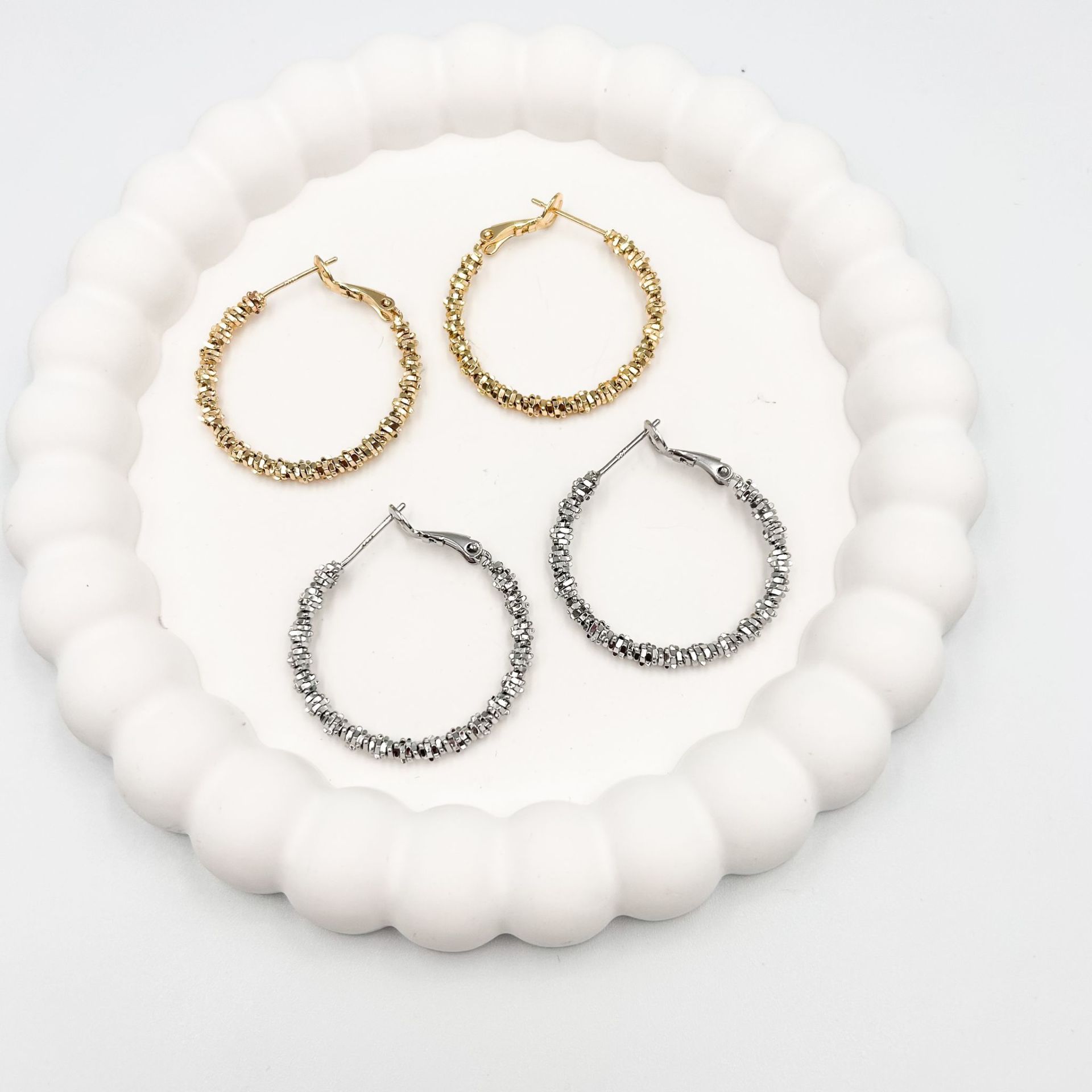 Özel Seri Tırtıklı Küpe 3cm