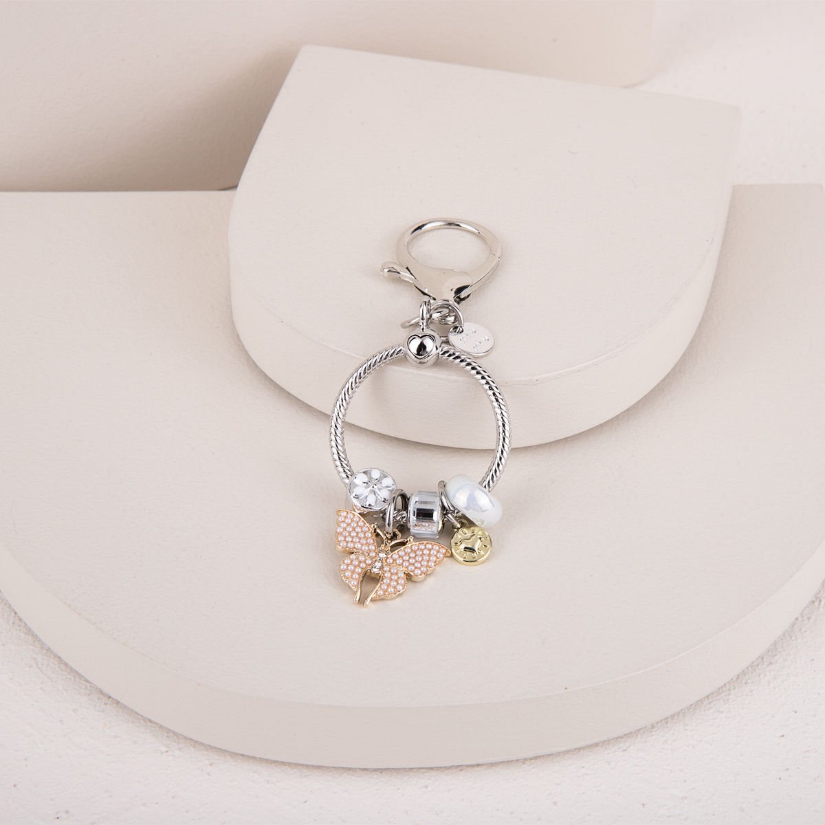 Charmlı Kelebekli İncili Anahtarlık