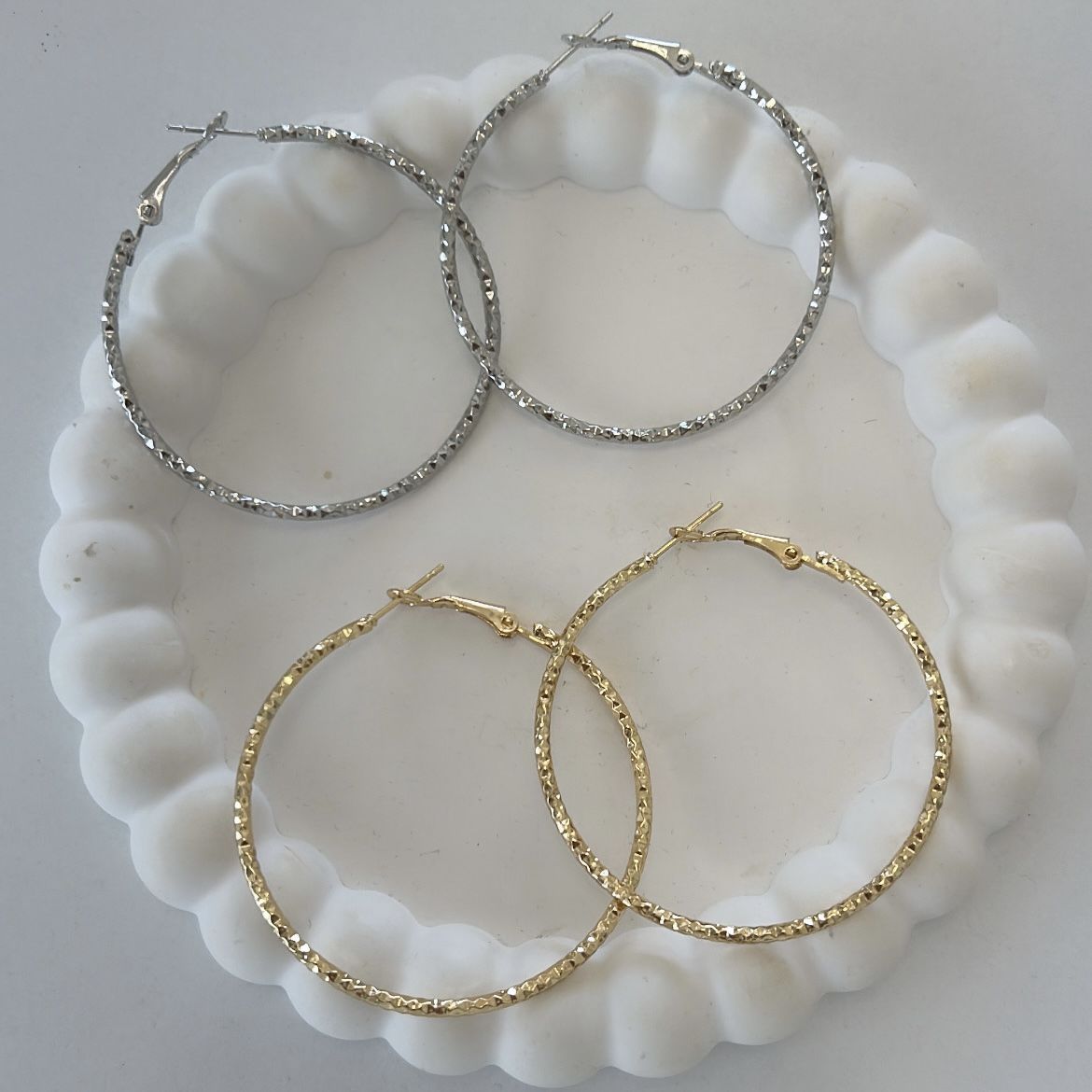 Özel Seri Tırtıklı Halka Küpe 4cm