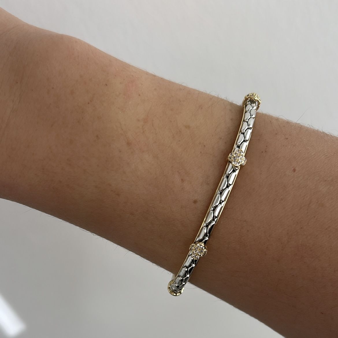 Özel Seri Yonca Desenli Kelepçe 17cm