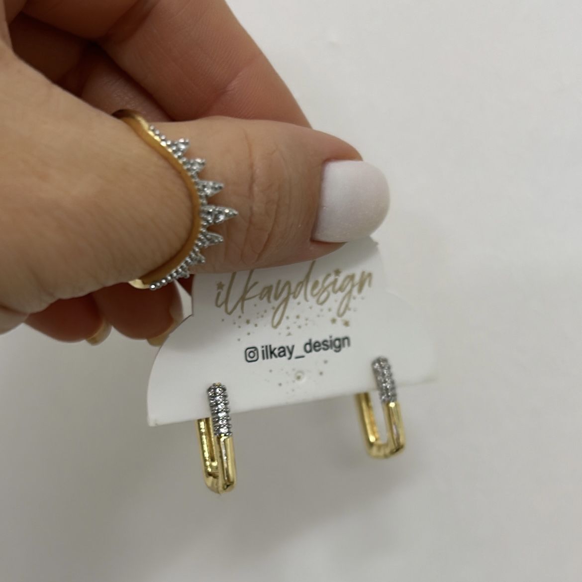 Özel Seri Zirkon Taşlı Köşeli Küpe 1 cm