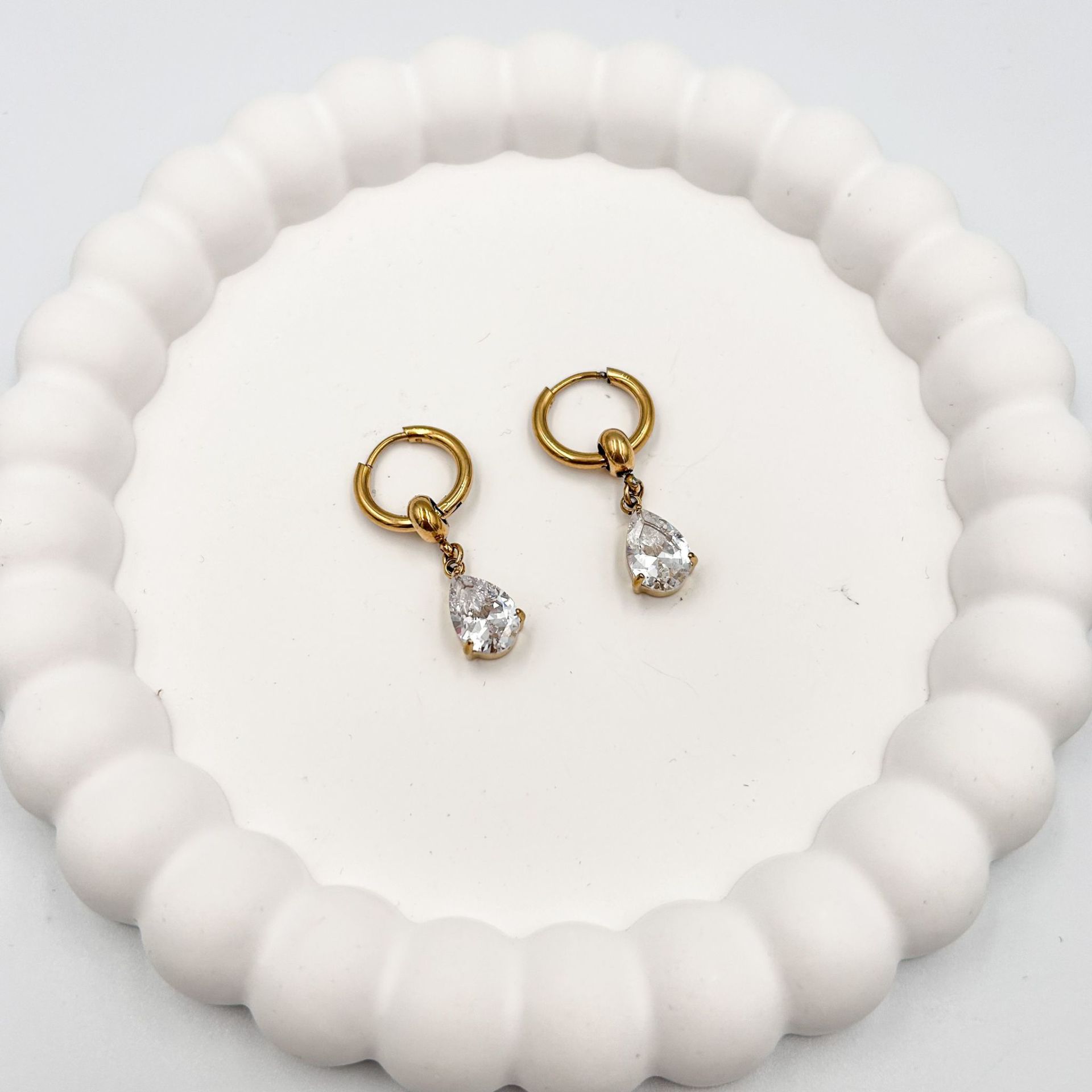 Çelik Damla Taşlı Halka Küpe