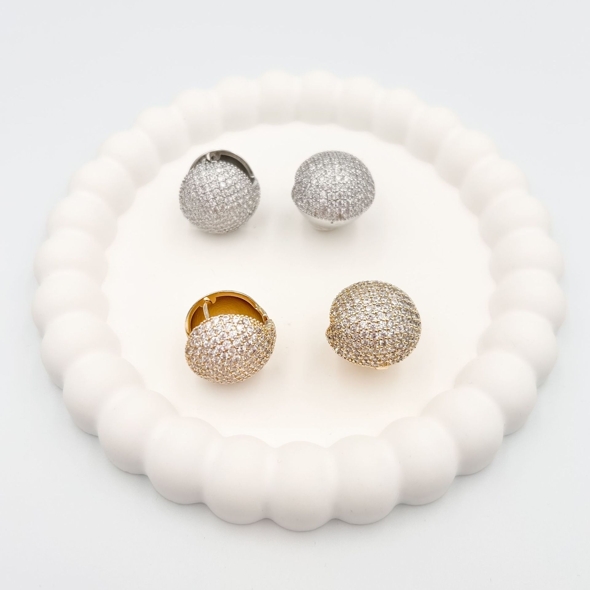 Özel Seri Zirkon Taşlı Top Küpe